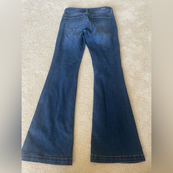 Kut from the Kloth Chrissy flare jeans. Women size 6. - Picture 12 of 15